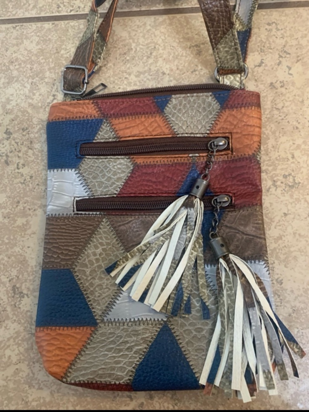 New! Women’s Versatile & Fashionable Crossbody/Shoulder Bag..Geometric Deco.